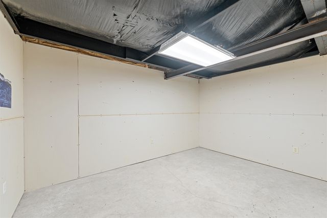 4720 W Pleasant Hill Rd, Salina, KS 67401
