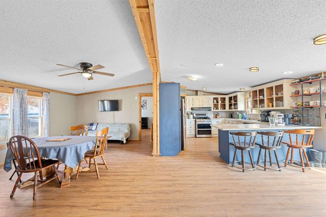 4720 W Pleasant Hill Rd, Salina, KS 67401