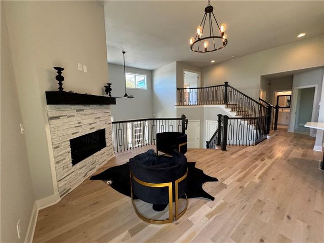 22698 W 87th Street, Lenexa, KS 66227