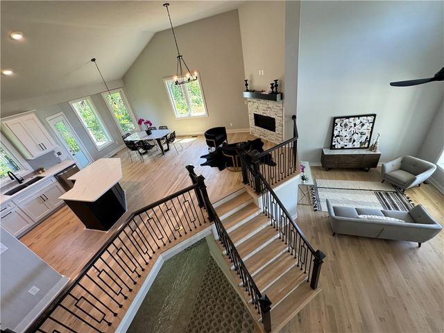 22698 W 87th Street, Lenexa, KS 66227