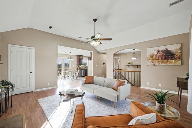 1304 Freedom Dr, Clarksville, TN 37042