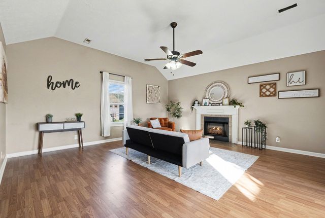 1304 Freedom Dr, Clarksville, TN 37042