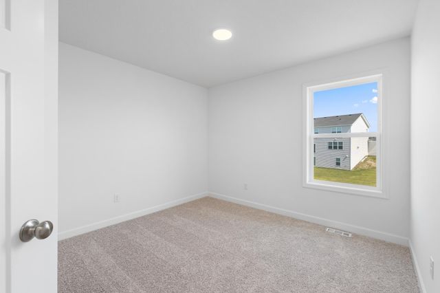 8902 Periwinkle Boulevard, Woodbury, MN 55129