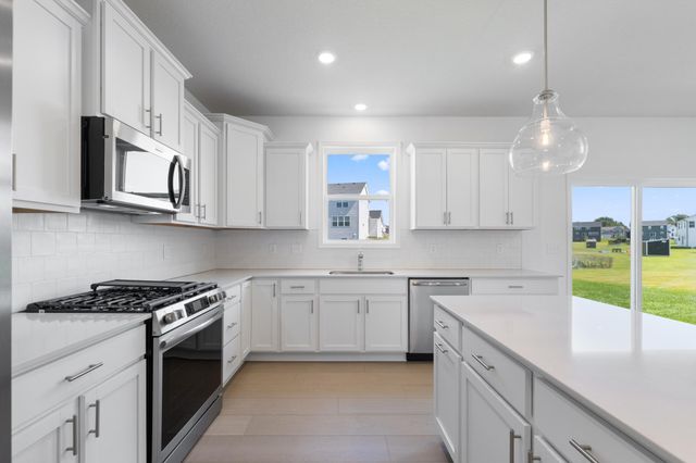 8902 Periwinkle Boulevard, Woodbury, MN 55129