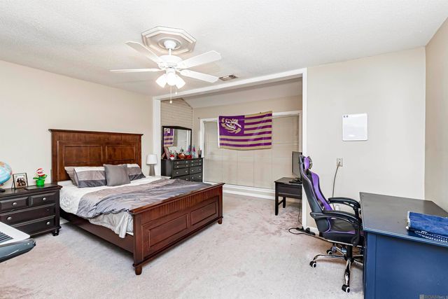 5435 Heatherstone Dr, Baton Rouge, LA 70720