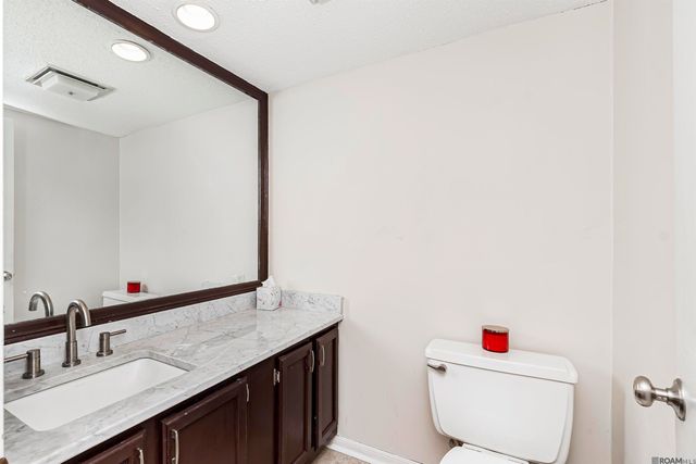 5435 Heatherstone Dr, Baton Rouge, LA 70720