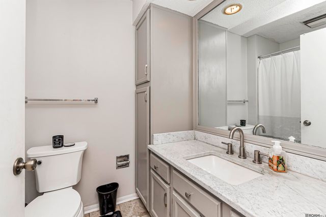 5435 Heatherstone Dr, Baton Rouge, LA 70720