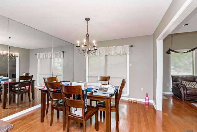 5435 Heatherstone Dr, Baton Rouge, LA 70720