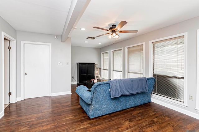 5435 Heatherstone Dr, Baton Rouge, LA 70720