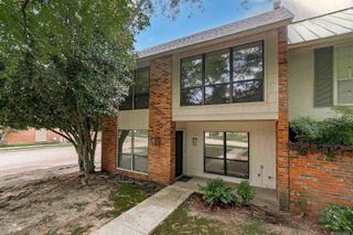 5435 Heatherstone Dr, Baton Rouge, LA 70720