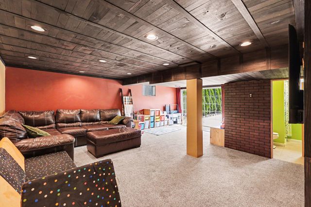 26 Pine Hill Drive, Crestview, KY 41076