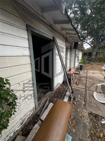 2662 Greenhurst Drive, Farmers Branch, TX 75234