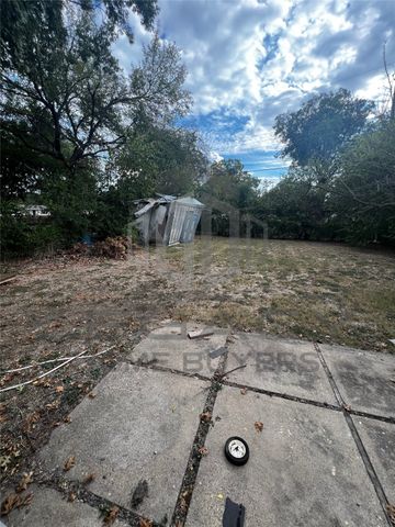 2662 Greenhurst Drive, Farmers Branch, TX 75234