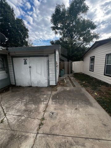 2662 Greenhurst Drive, Farmers Branch, TX 75234