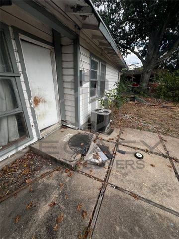 2662 Greenhurst Drive, Farmers Branch, TX 75234