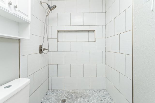 16002 Diana Lane, Houston, TX 77062