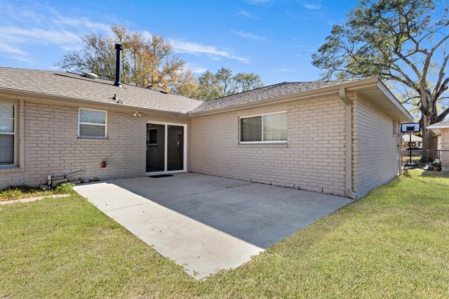 16002 Diana Lane, Houston, TX 77062