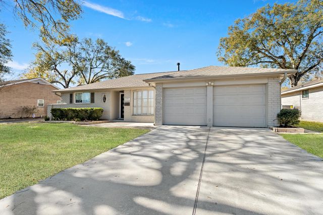 16002 Diana Lane, Houston, TX 77062