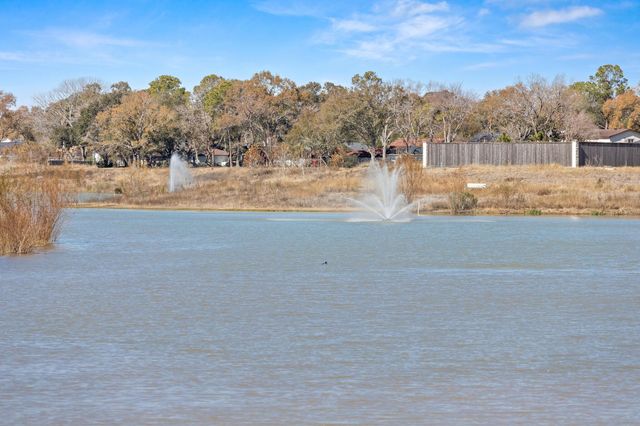 16002 Diana Lane, Houston, TX 77062