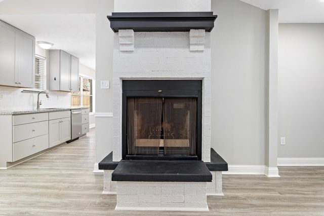 16002 Diana Lane, Houston, TX 77062