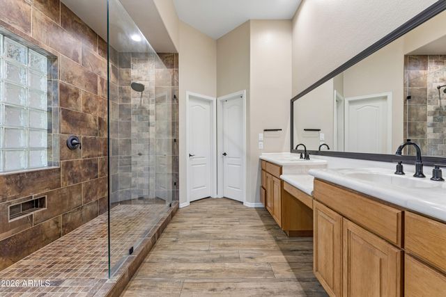 8452 W DONALD Drive, Peoria, AZ 85383