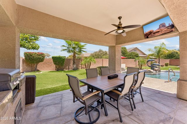 8452 W DONALD Drive, Peoria, AZ 85383