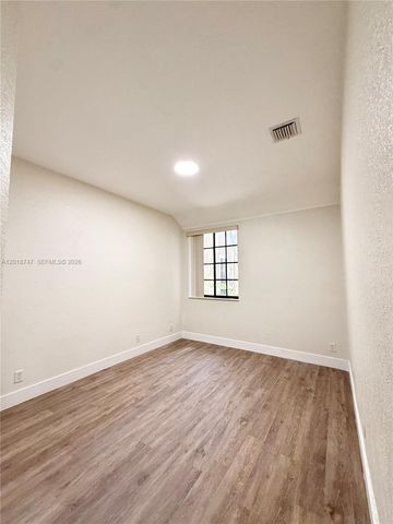 2816 Kinsington Cir 28-1, Weston, FL 33332