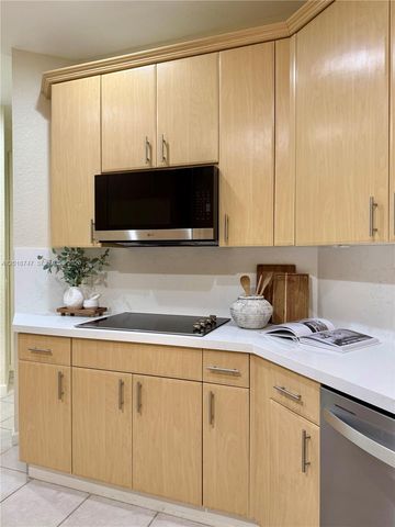 2816 Kinsington Cir 28-1, Weston, FL 33332