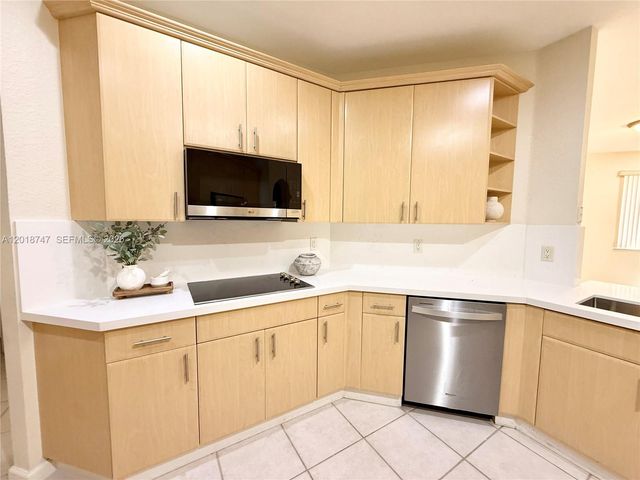 2816 Kinsington Cir 28-1, Weston, FL 33332