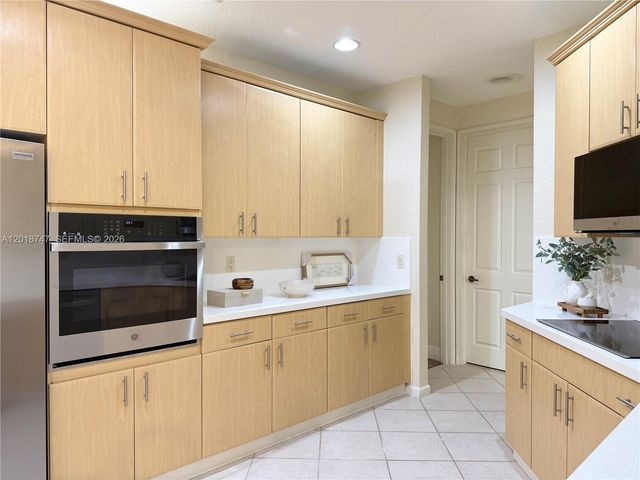 2816 Kinsington Cir 28-1, Weston, FL 33332