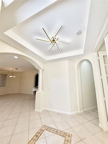 2816 Kinsington Cir 28-1, Weston, FL 33332