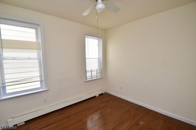 180 N 16Th St, East Orange City, NJ 07017