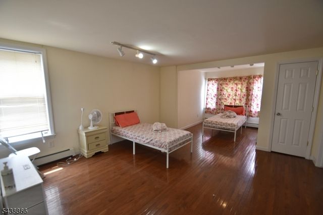 180 N 16Th St, East Orange City, NJ 07017