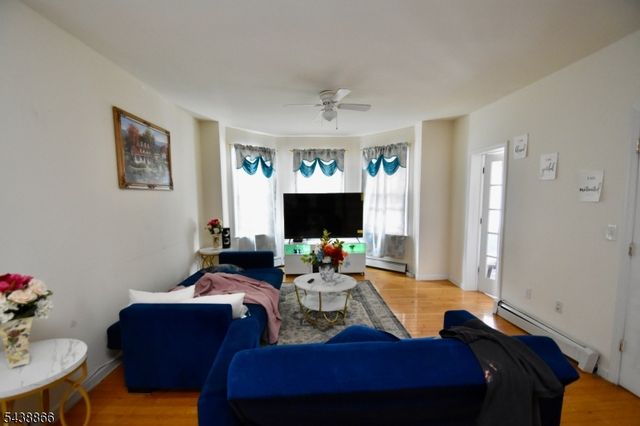 180 N 16Th St, East Orange City, NJ 07017