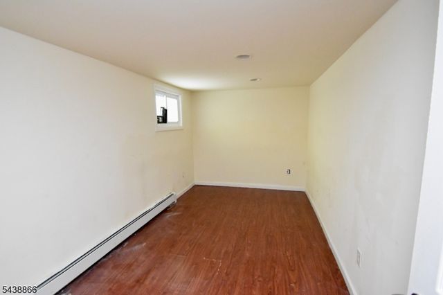 180 N 16Th St, East Orange City, NJ 07017