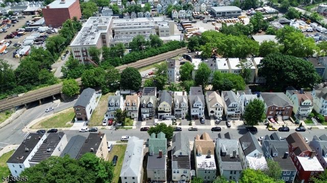 180 N 16Th St, East Orange City, NJ 07017