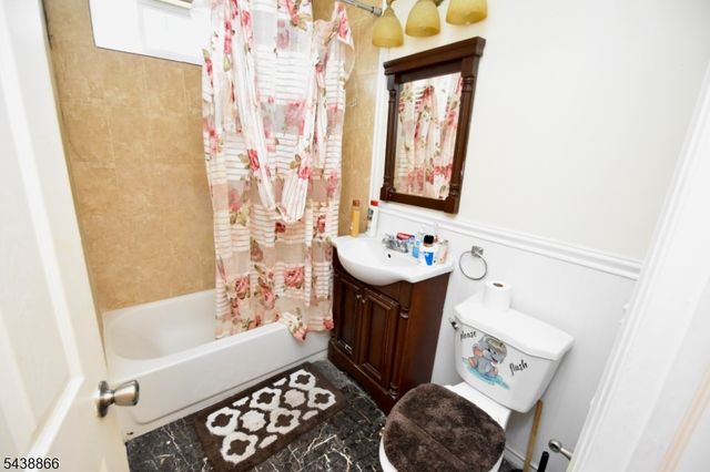 180 N 16Th St, East Orange City, NJ 07017