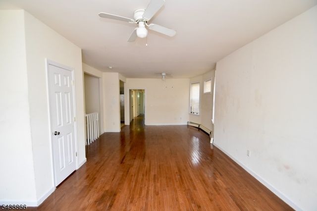 180 N 16Th St, East Orange City, NJ 07017