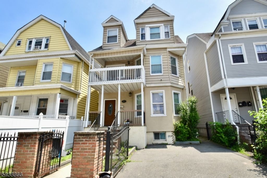 180 N 16Th St, East Orange City, NJ 07017