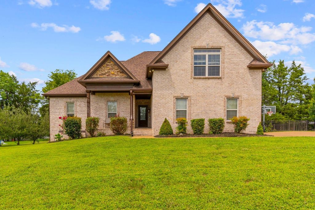 803 Manner Ln, Lebanon, TN 37087