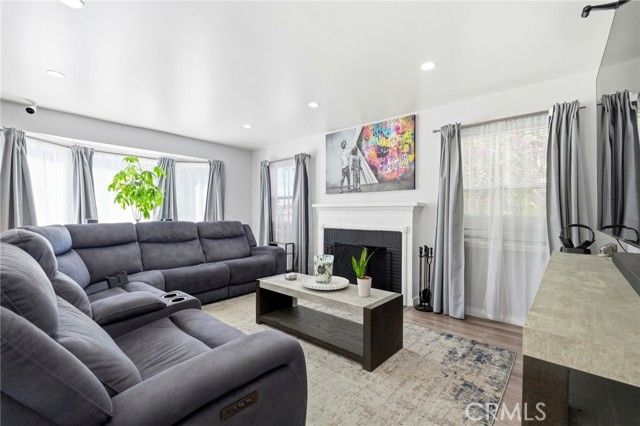 711 Stepney Street, Inglewood, CA 90302