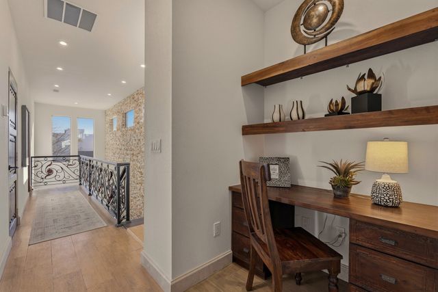 929 Shoofly Street A, Santa Fe, NM 87505