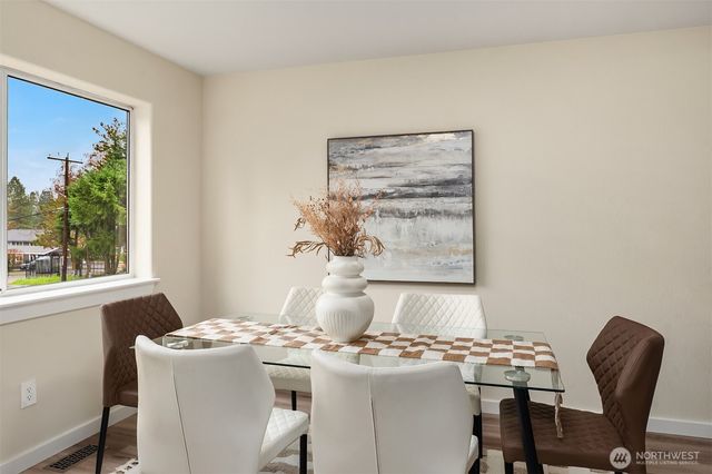 11203 SE 237th Place, Kent, WA 98031