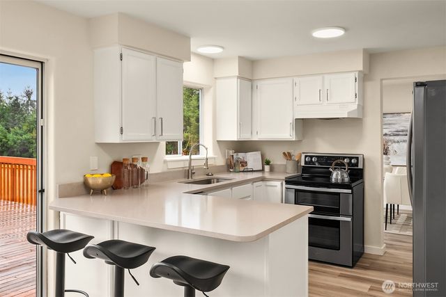 11203 SE 237th Place, Kent, WA 98031