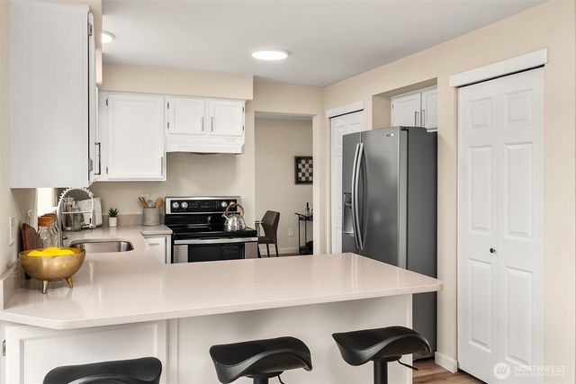 11203 SE 237th Place, Kent, WA 98031