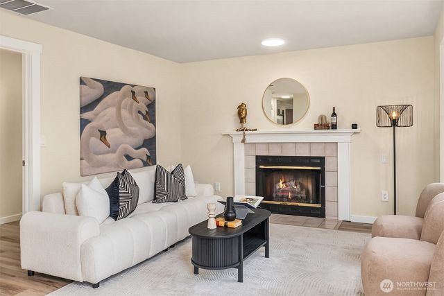 11203 SE 237th Place, Kent, WA 98031