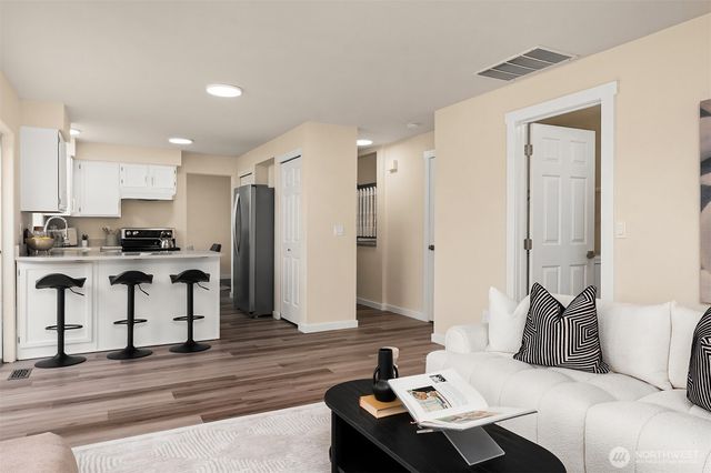 11203 SE 237th Place, Kent, WA 98031