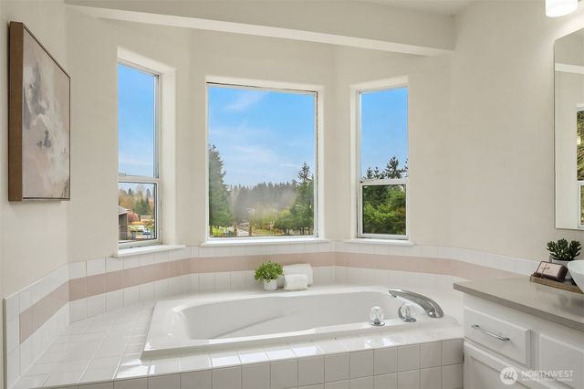 11203 SE 237th Place, Kent, WA 98031