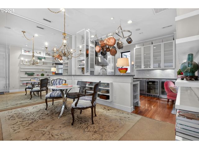 2018 Nw 16TH Ave, Portland, OR 97209