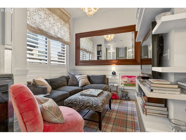 2018 Nw 16TH Ave, Portland, OR 97209